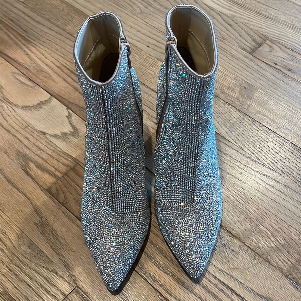 Betsy Johnson sparkle booties ✨💖